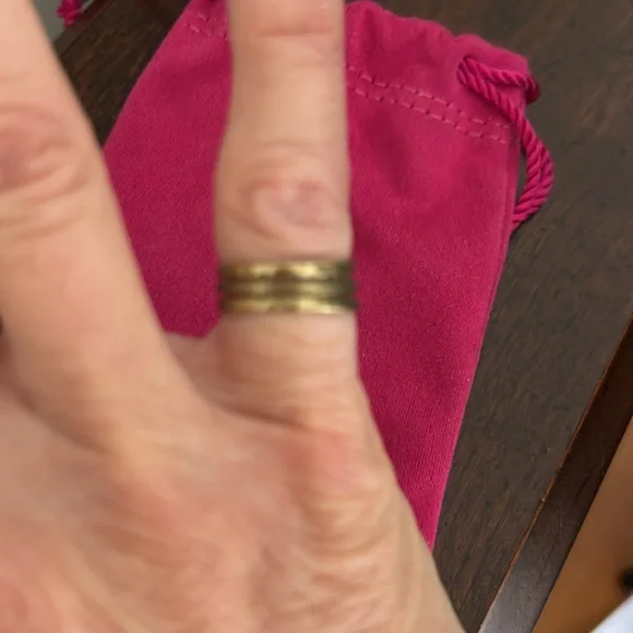 Silpada adjustable hammered brass pinky ring. Never worn. Size 5 - Picture 5 of 5